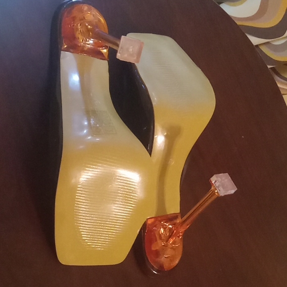 Cute Sandals - Picture 3 of 4